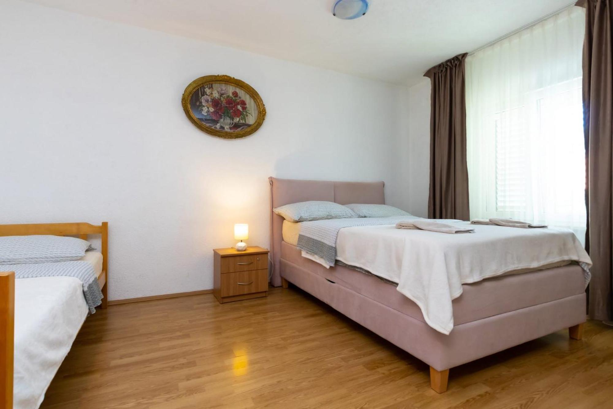 Apartments Dino Каштела Экстерьер фото