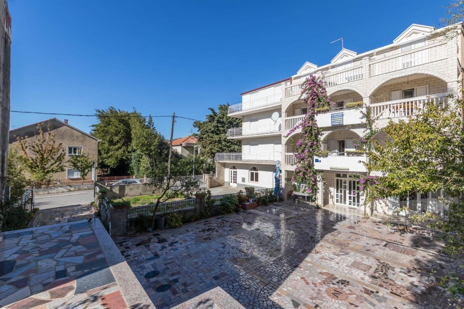 Apartments Dino Каштела Экстерьер фото