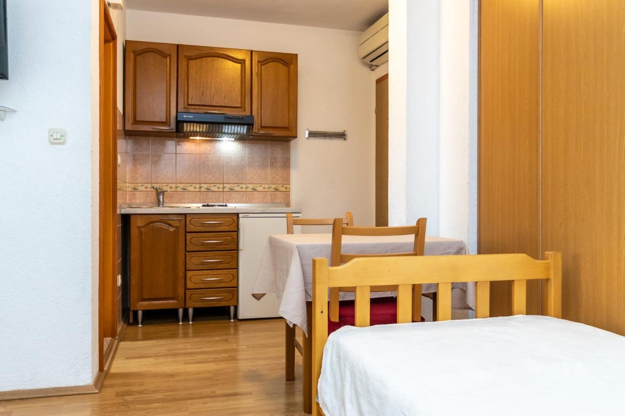 Apartments Dino Каштела Экстерьер фото