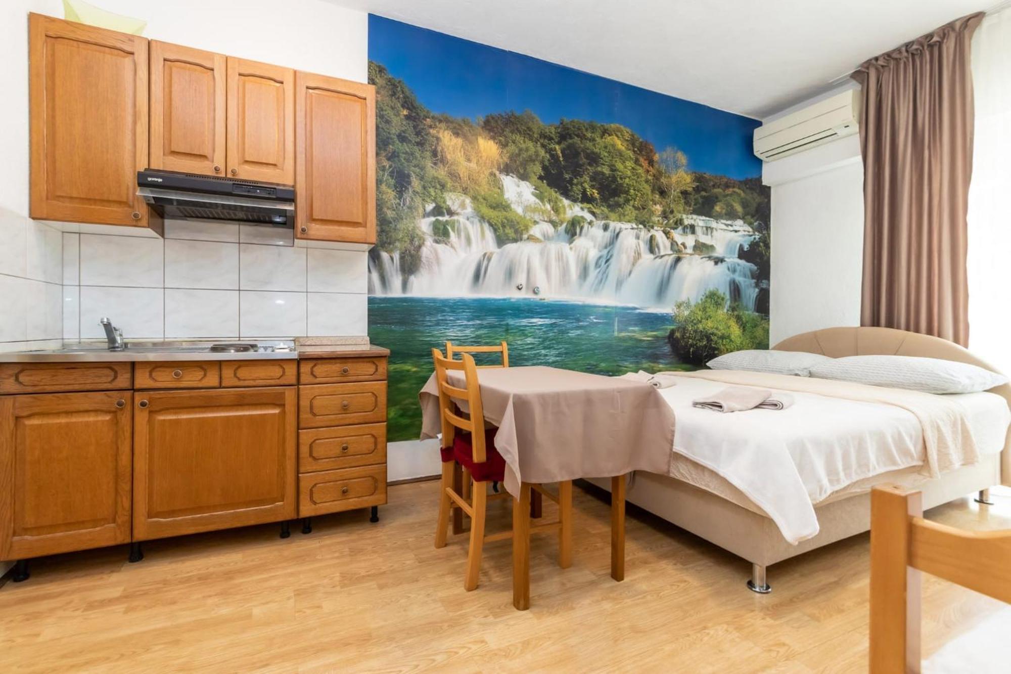 Apartments Dino Каштела Экстерьер фото